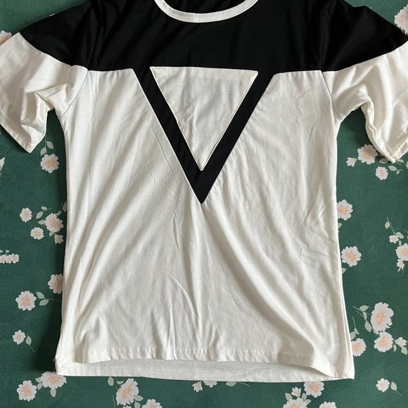 !!SOLD!! Shirt Bundle | Cutout Neckline Blouse + V Short Sleeve - Picture 4 of 9
